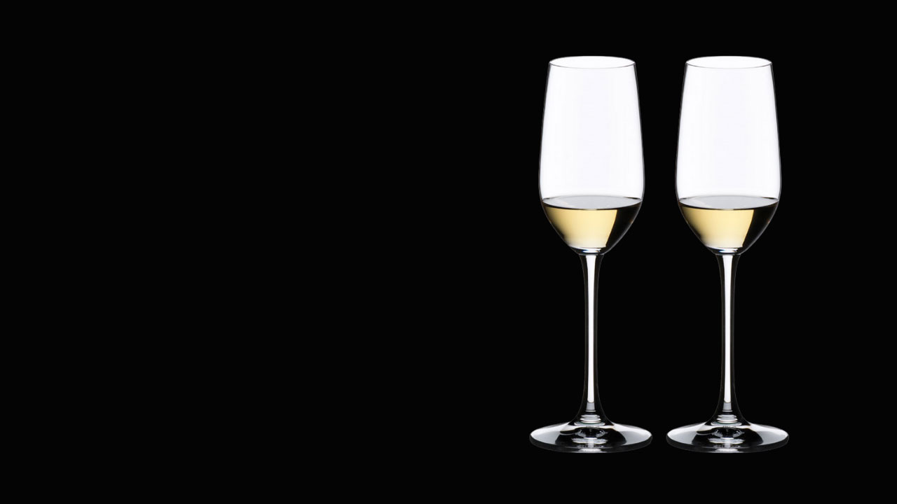 How Your Wine Glass Shape Affects Taste